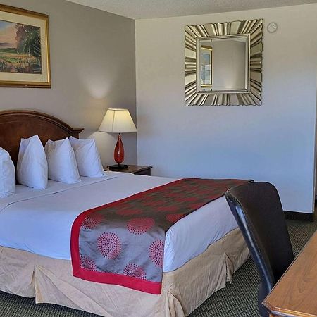 Ramada By Wyndham & Suites Warner Robins Extérieur photo