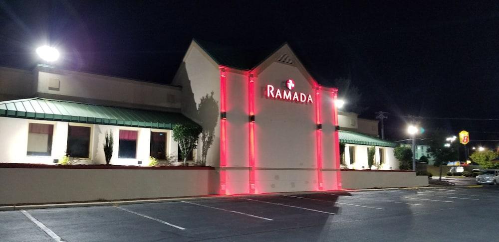 Ramada By Wyndham & Suites Warner Robins Extérieur photo