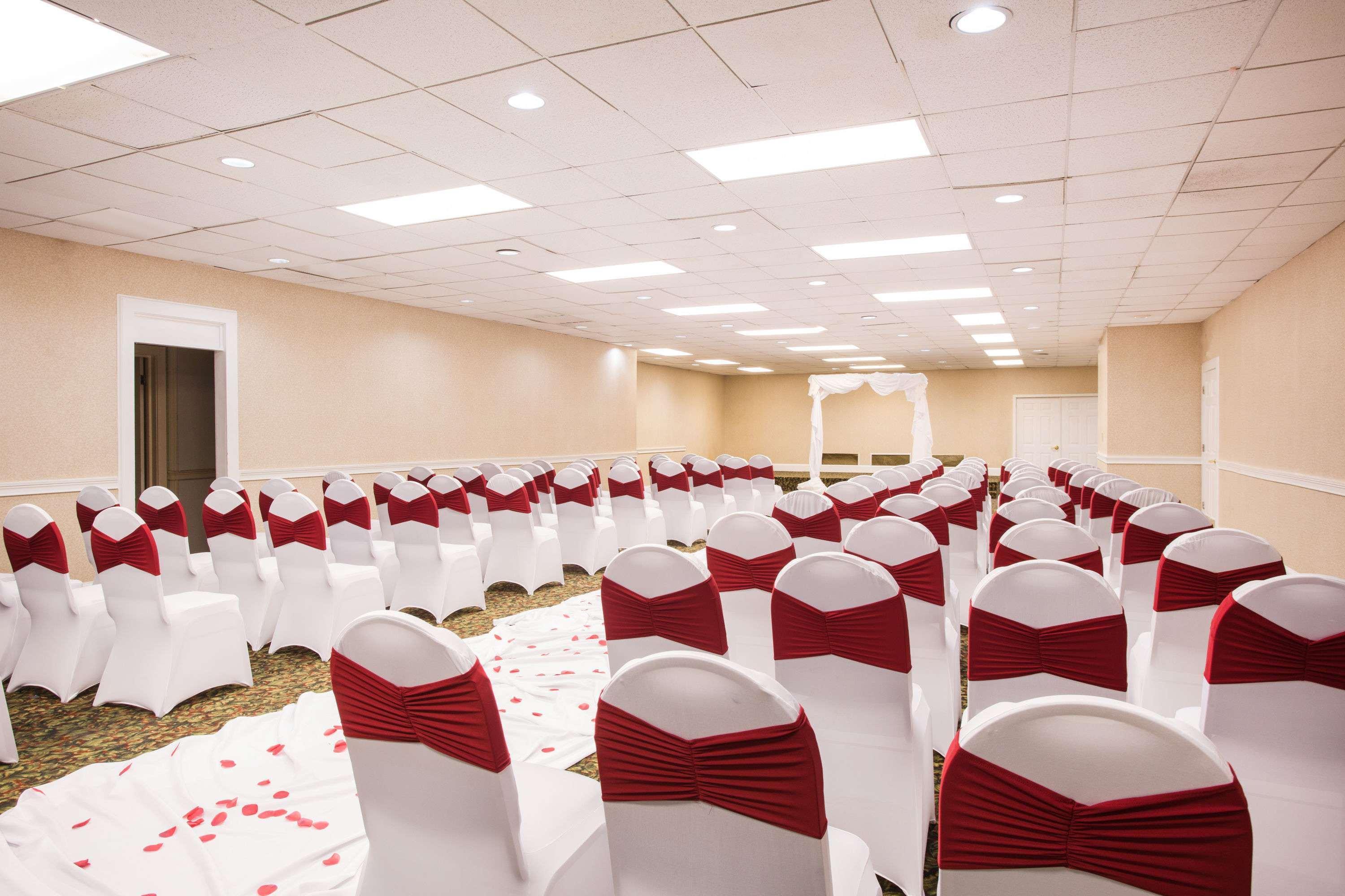 Ramada By Wyndham & Suites Warner Robins Extérieur photo