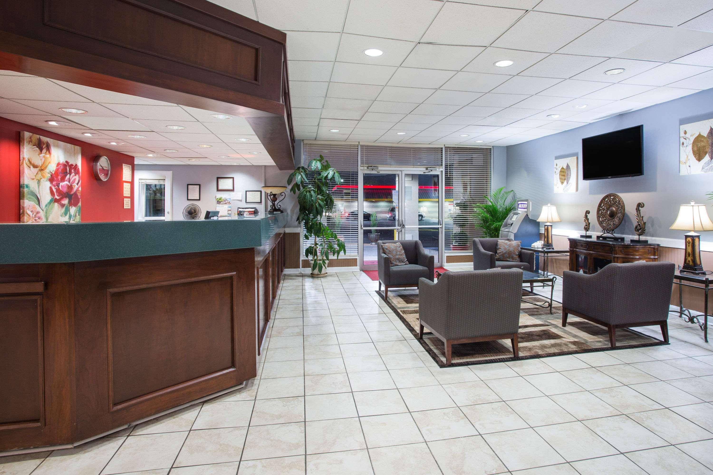 Ramada By Wyndham & Suites Warner Robins Extérieur photo