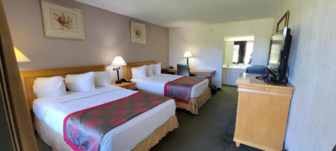 Ramada By Wyndham & Suites Warner Robins Extérieur photo