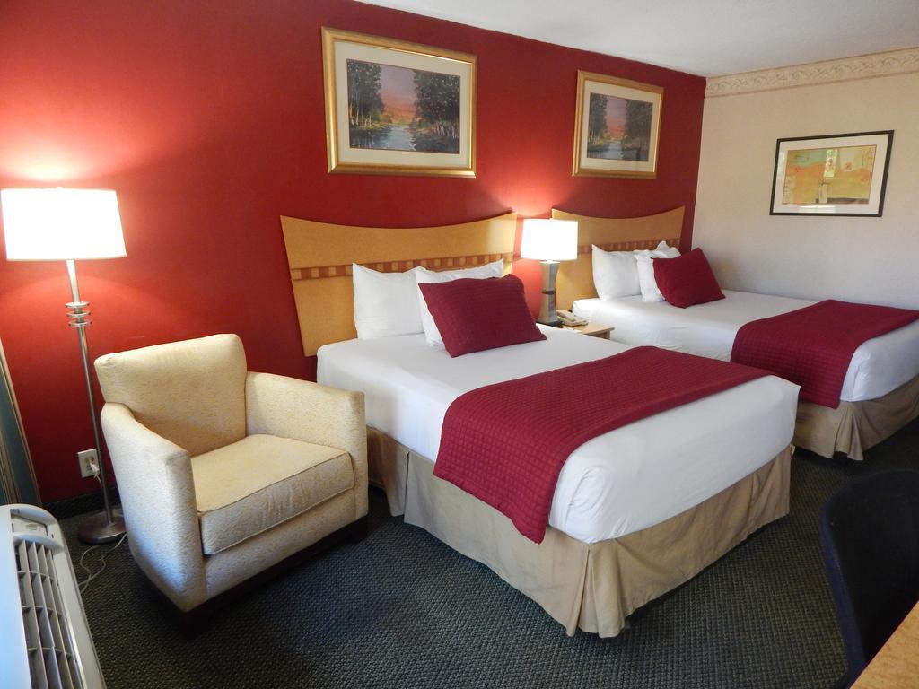 Ramada By Wyndham & Suites Warner Robins Extérieur photo