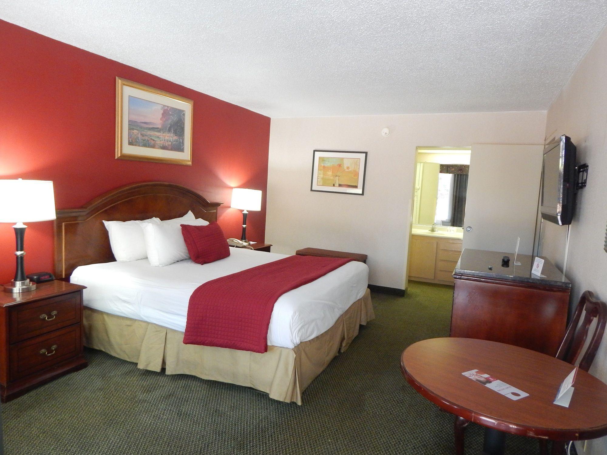 Ramada By Wyndham & Suites Warner Robins Extérieur photo