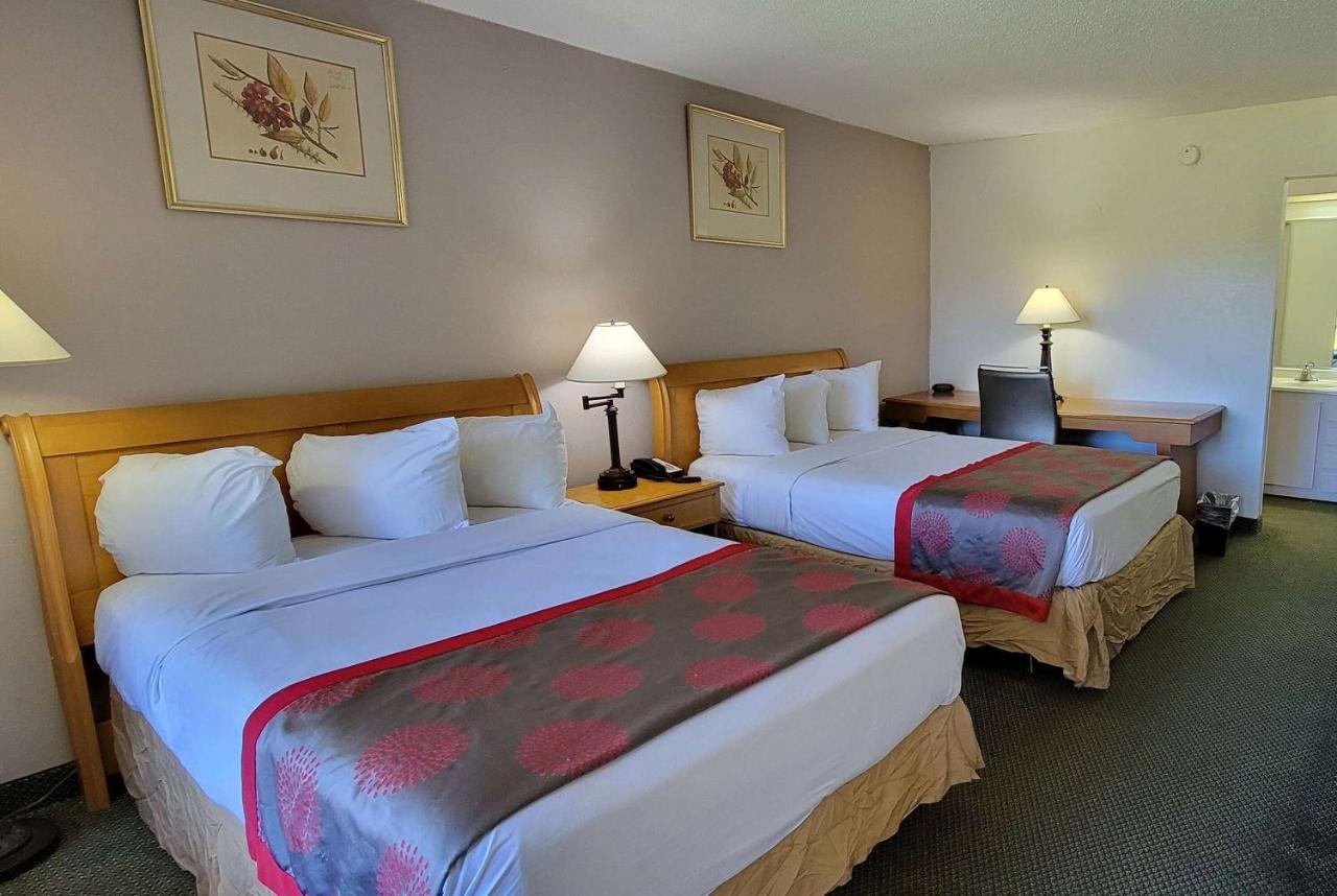 Ramada By Wyndham & Suites Warner Robins Extérieur photo