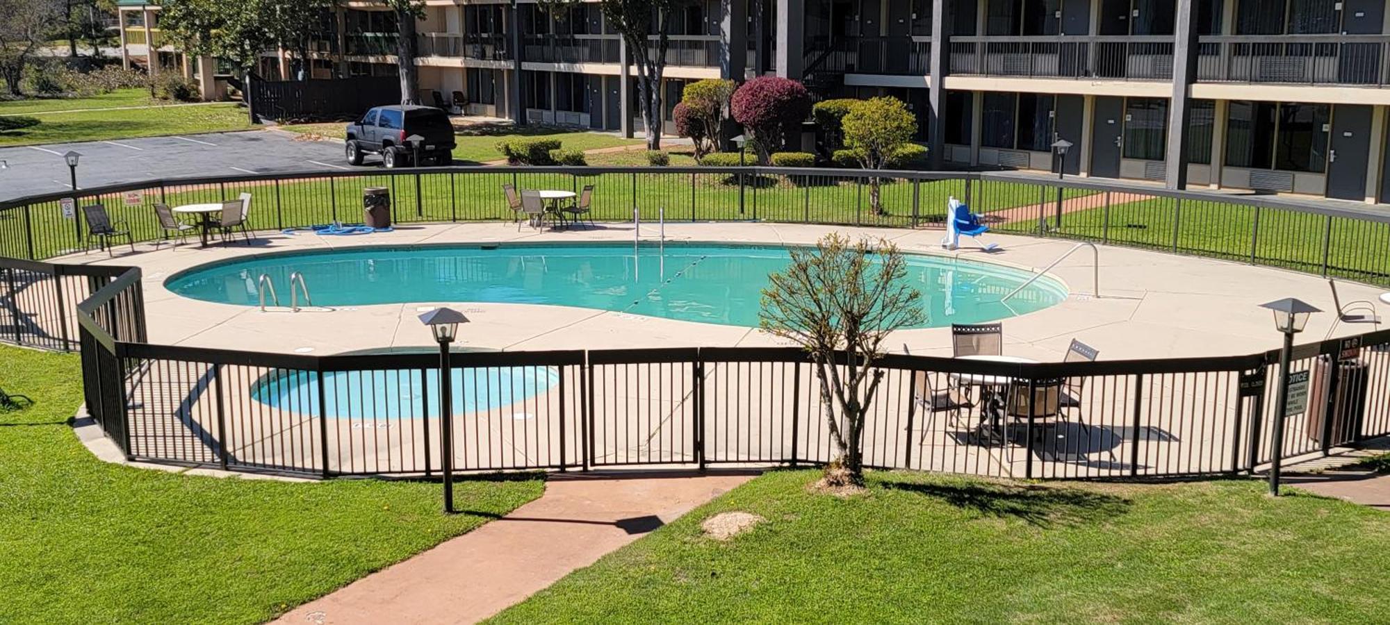 Ramada By Wyndham & Suites Warner Robins Extérieur photo