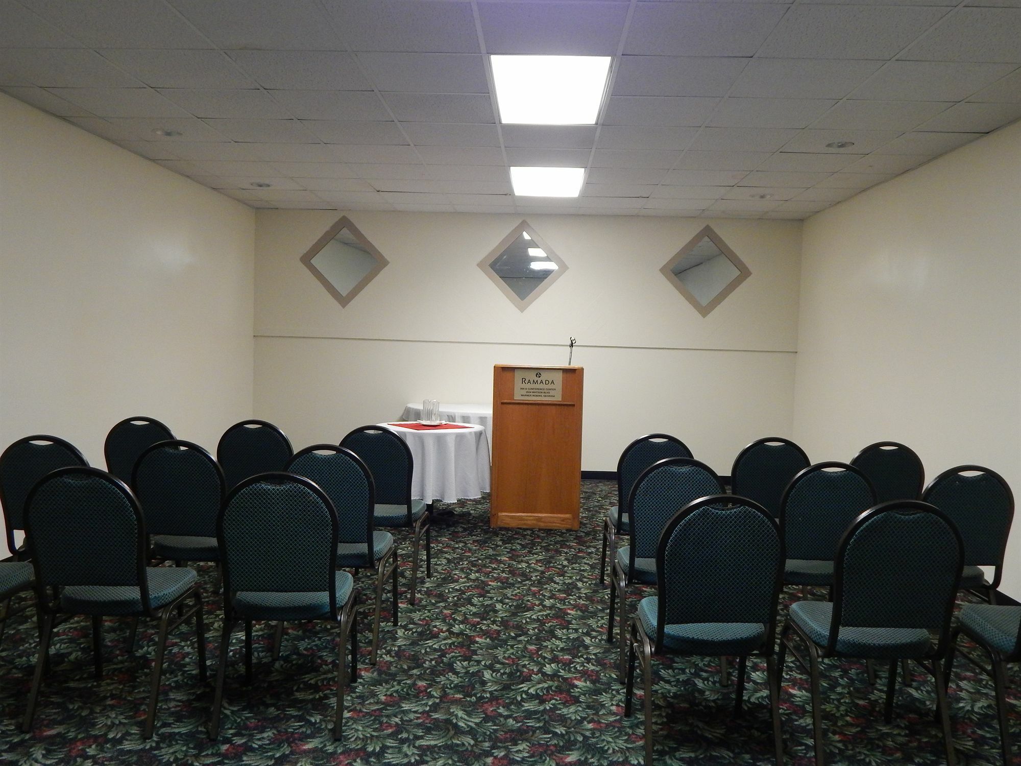 Ramada By Wyndham & Suites Warner Robins Extérieur photo