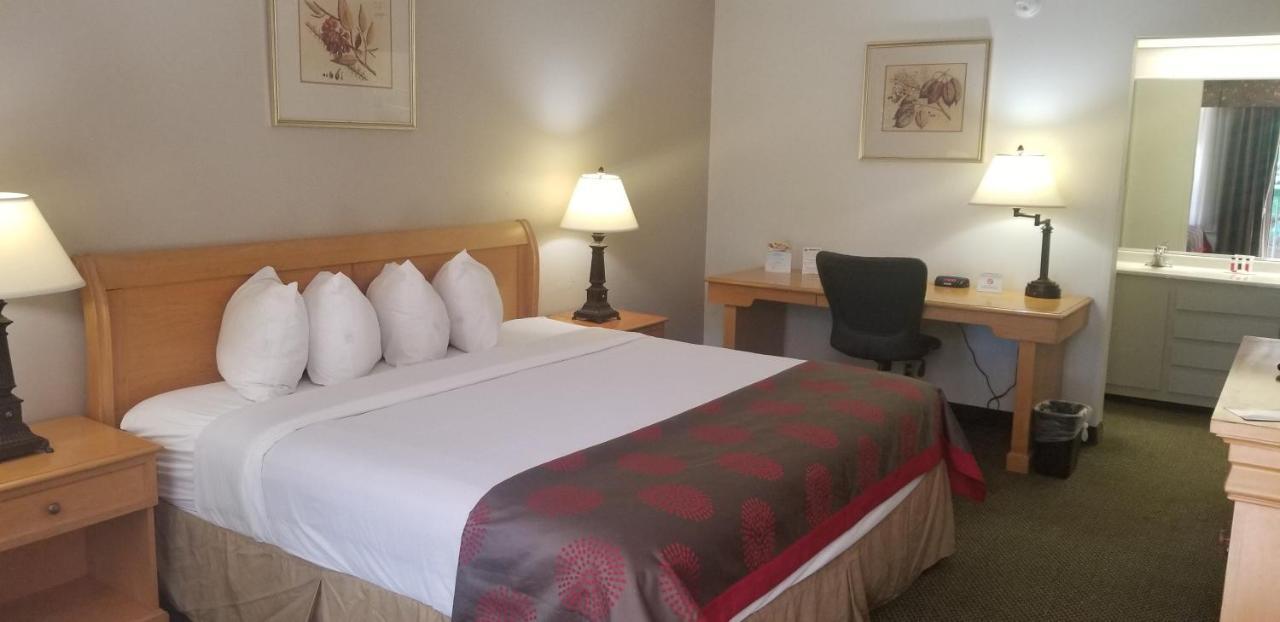 Ramada By Wyndham & Suites Warner Robins Extérieur photo