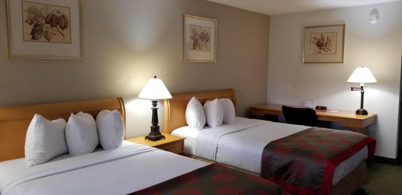 Ramada By Wyndham & Suites Warner Robins Extérieur photo